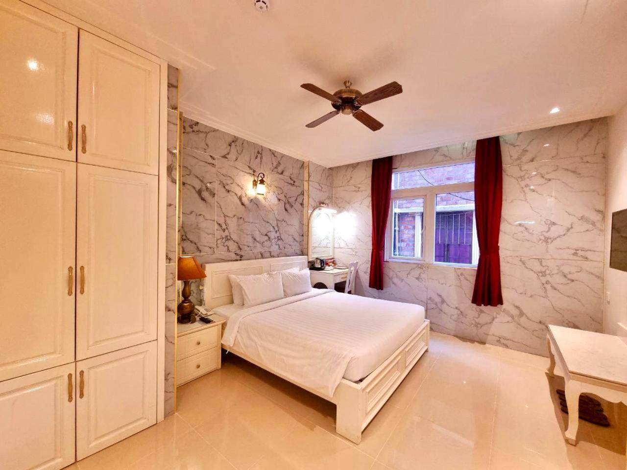 Tulip Hotel 3 Da Lat Buitenkant foto