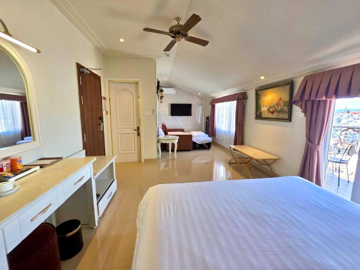 Tulip Hotel 3 Da Lat Buitenkant foto