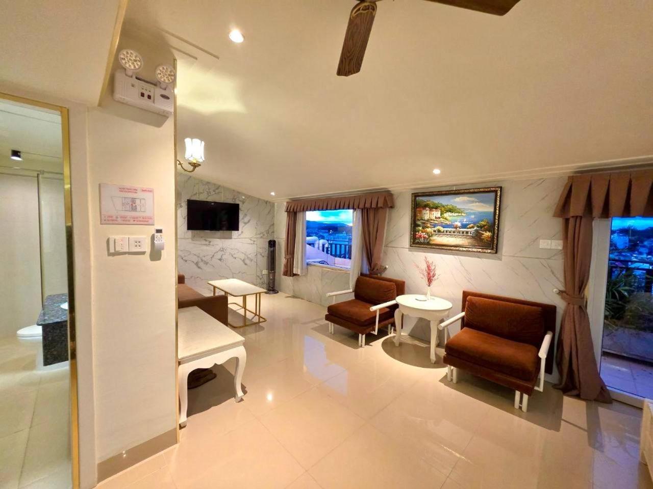Tulip Hotel 3 Da Lat Buitenkant foto