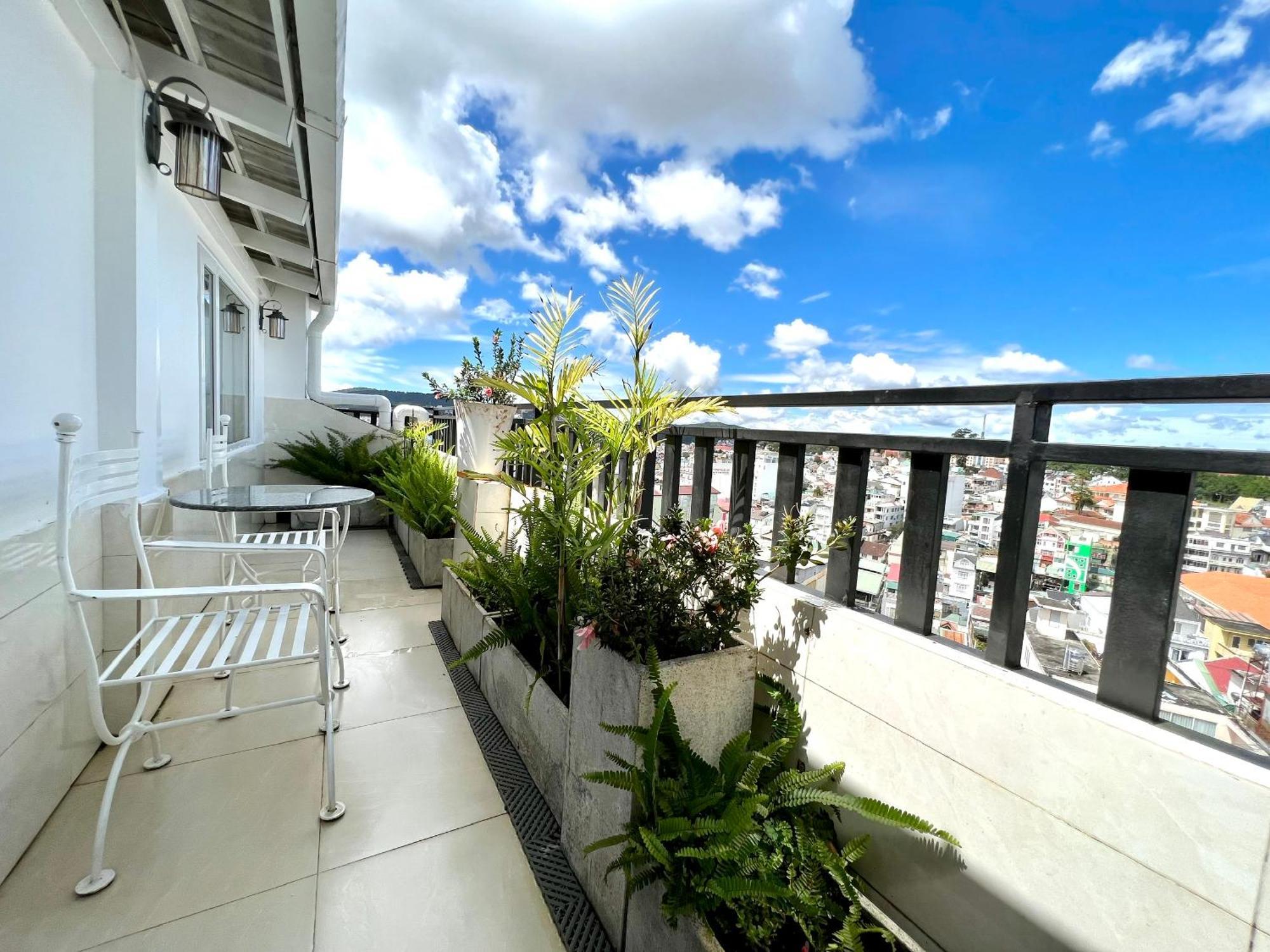 Tulip Hotel 3 Da Lat Buitenkant foto