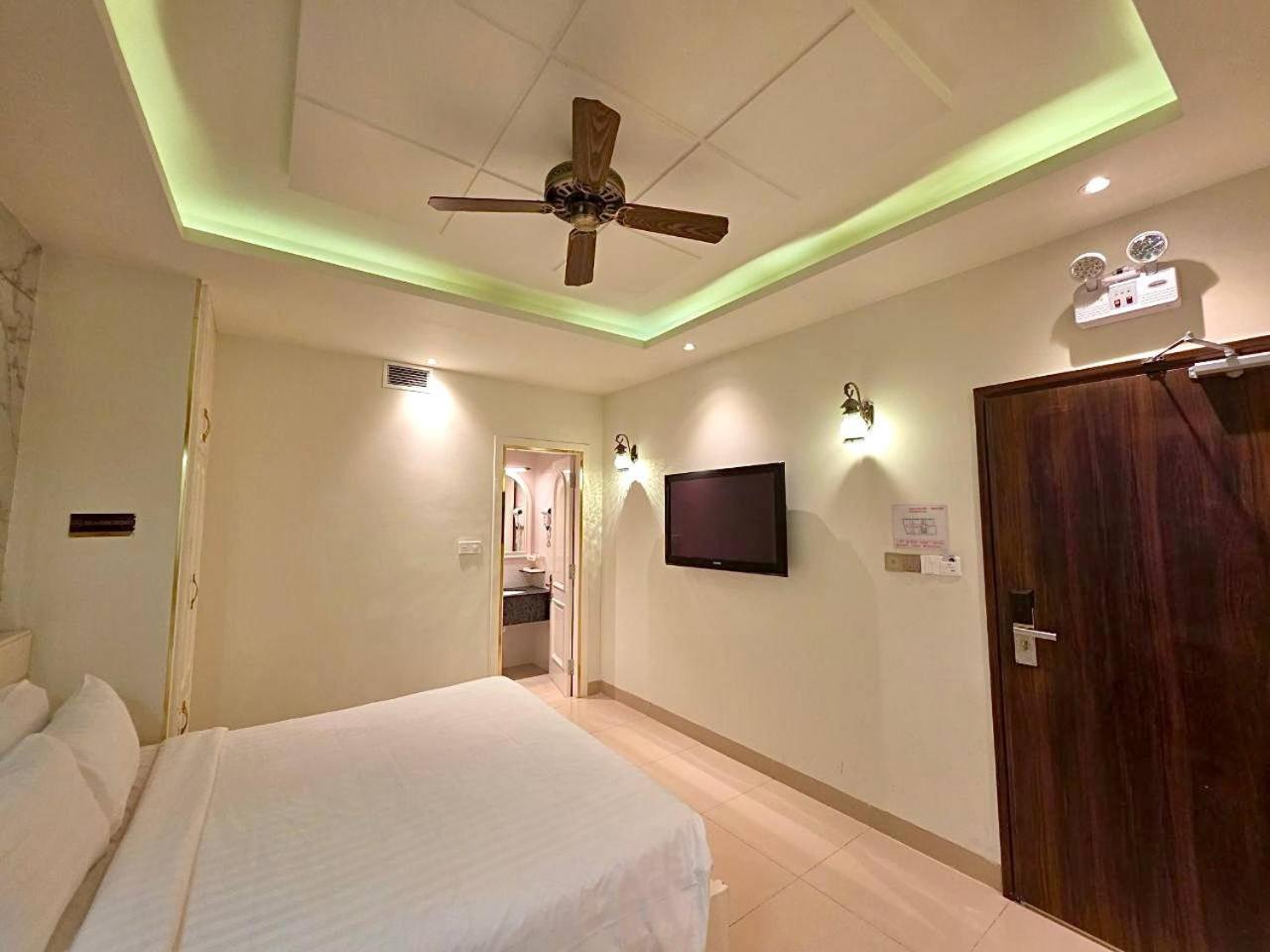 Tulip Hotel 3 Da Lat Buitenkant foto