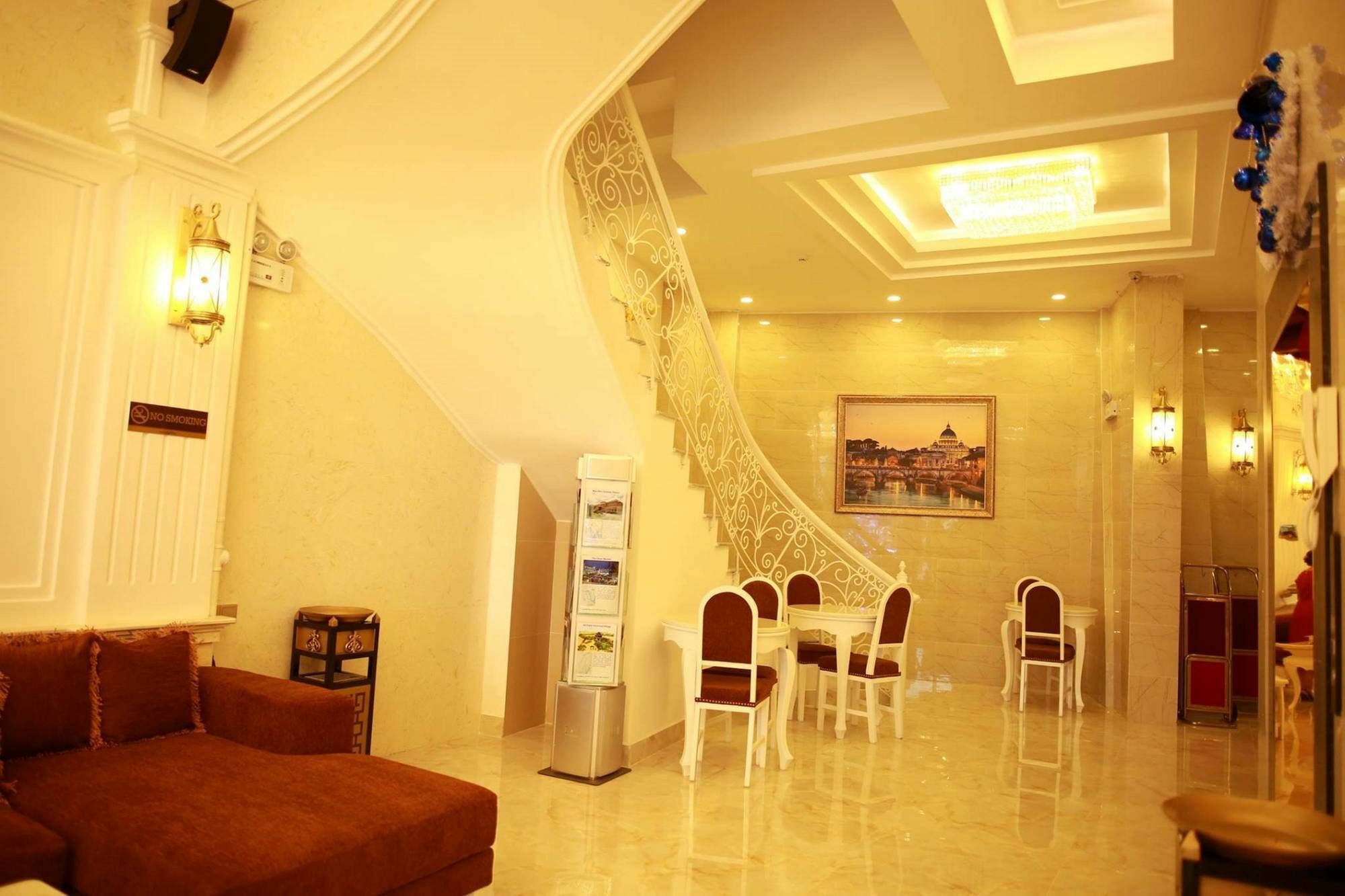Tulip Hotel 3 Da Lat Buitenkant foto